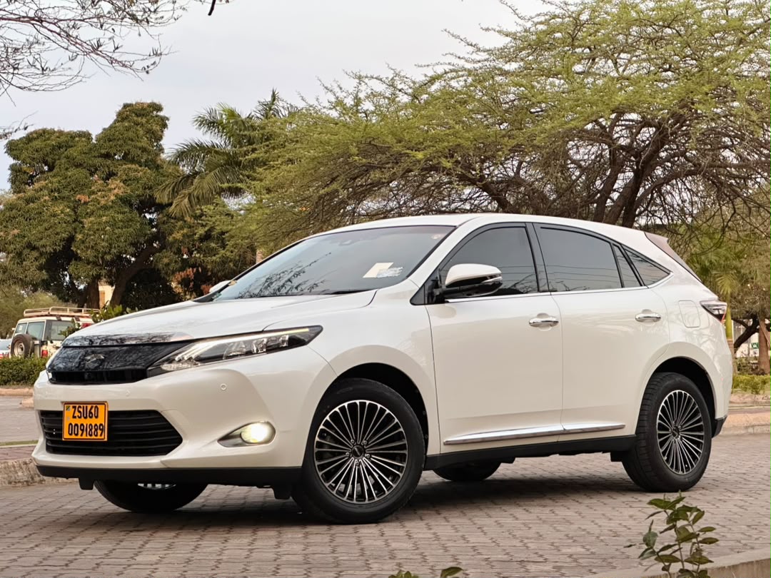 TOYOTA HARRIER thumbnail 2